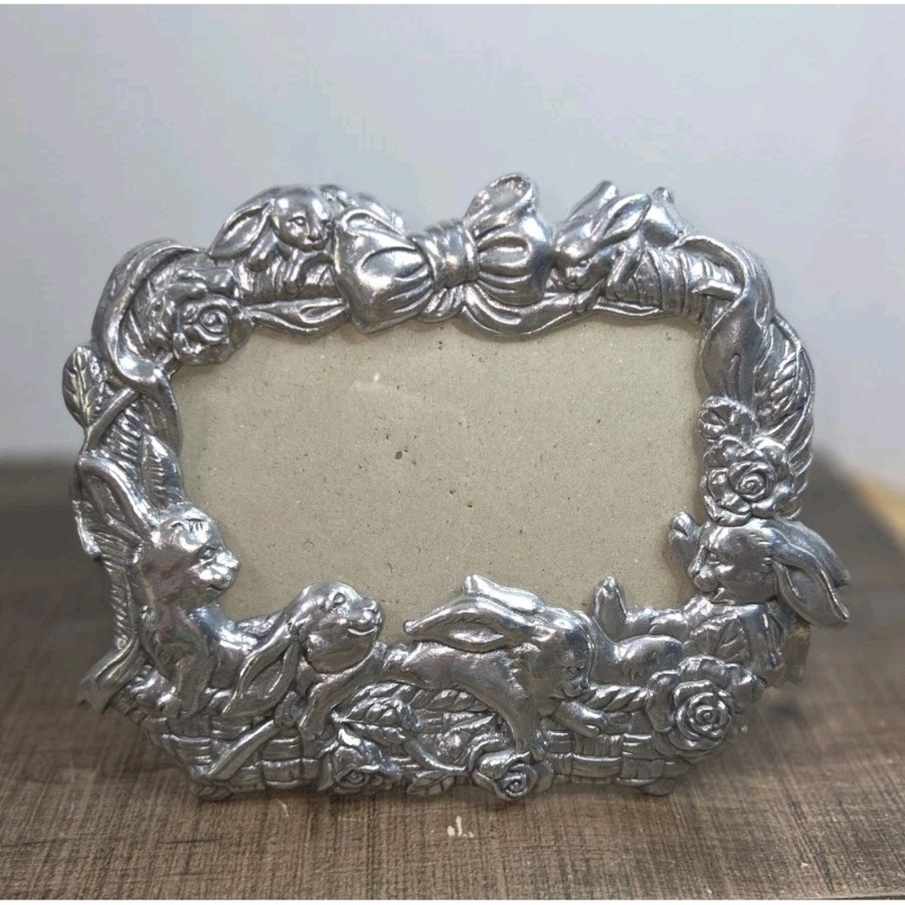 Vtg 1995 Arthur Court Bunny Basket Rabbit Aluminum Baby Picture Frame 4x6 Silver
